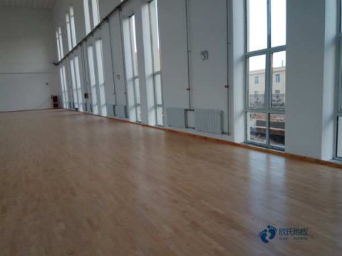 學(xué)校運(yùn)動(dòng)場木地板施工方案